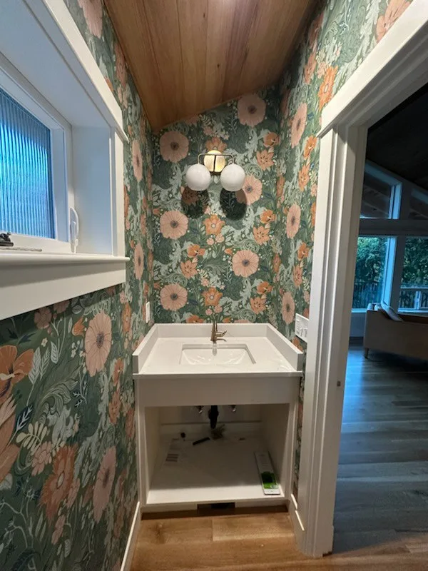 Wallpaper installation in Englewood