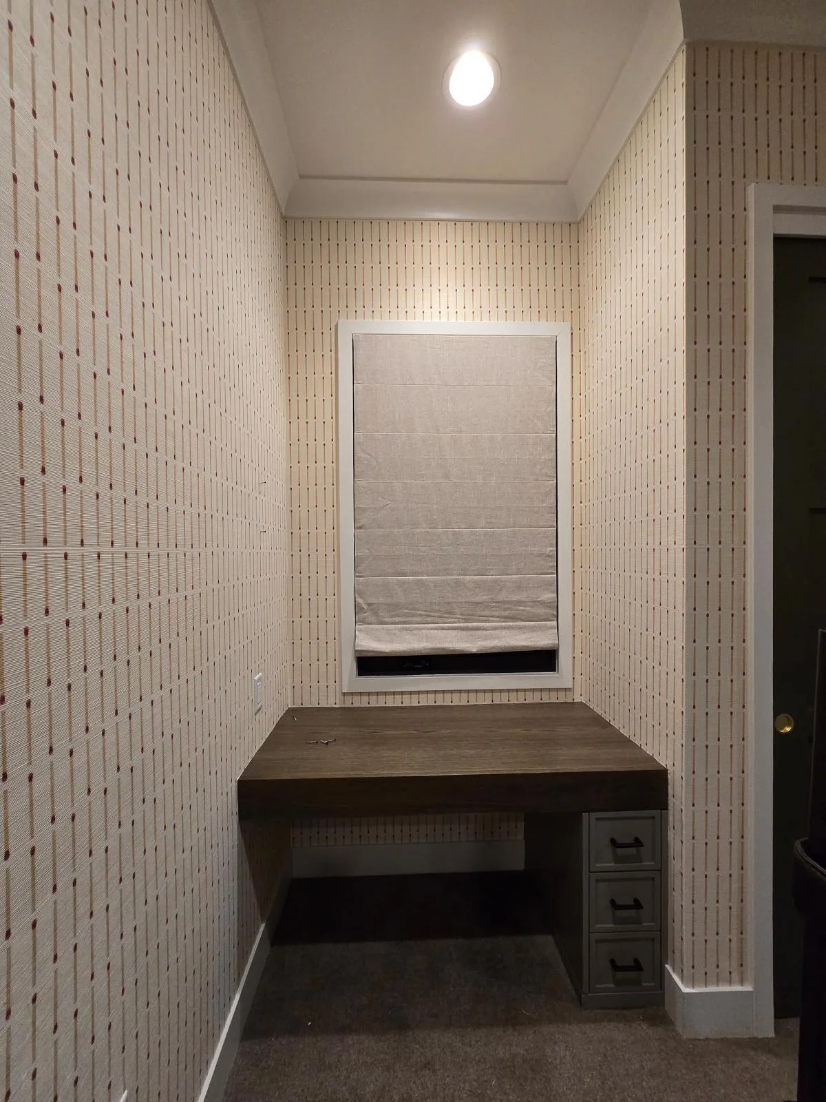 Wallpaper installation in Lake View