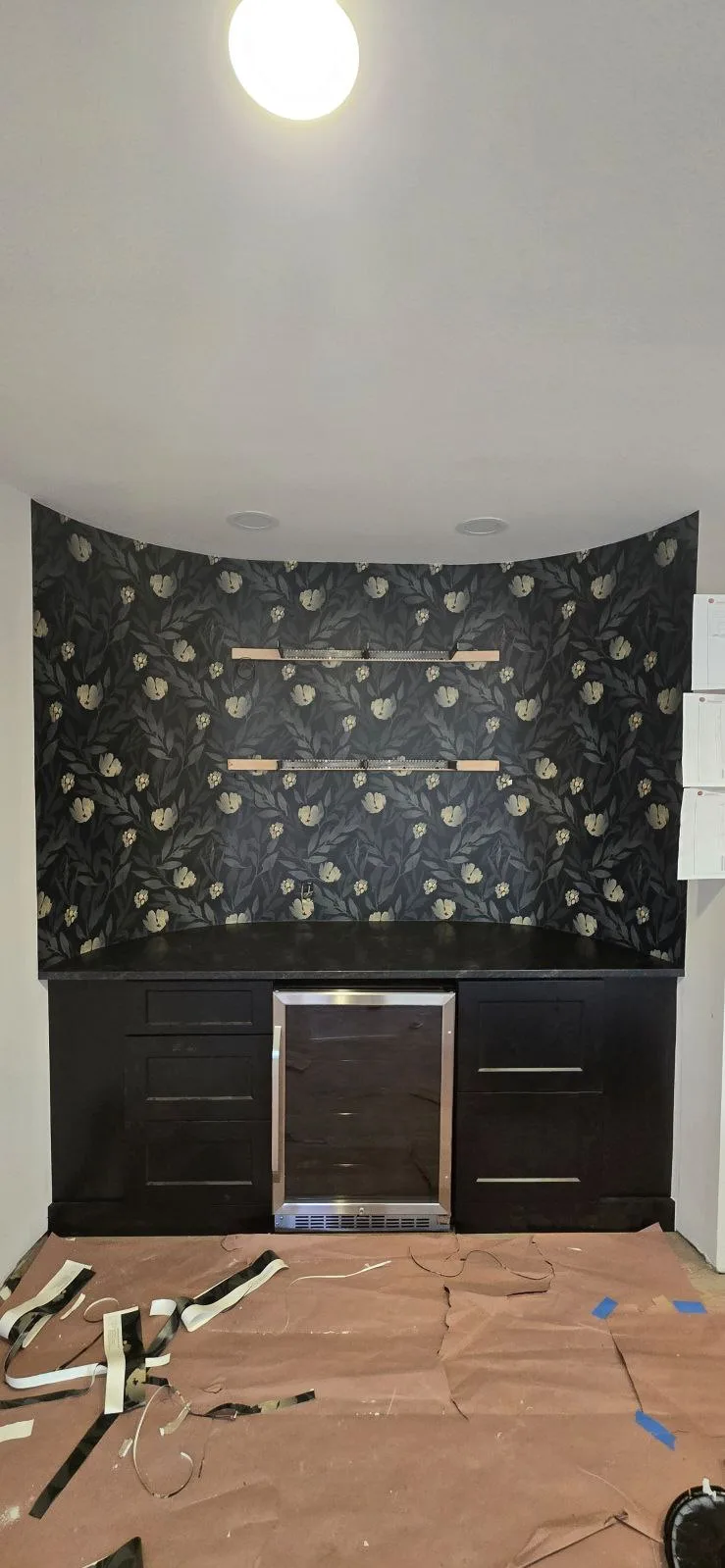 Commercial wallpaper installation Chicago in Near North Side, Chicago